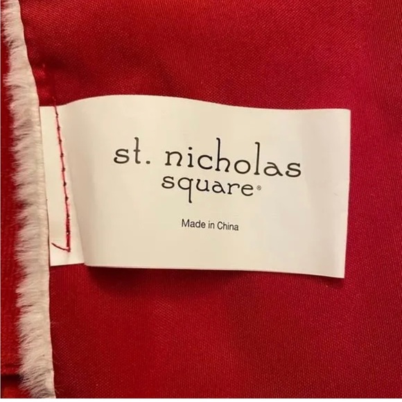 EUC-St. Nicholas Square Belt Table Runner-BUNDLE YOUR LIKES FOR A DEAL 🎅🏼 - Picture 2 of 3